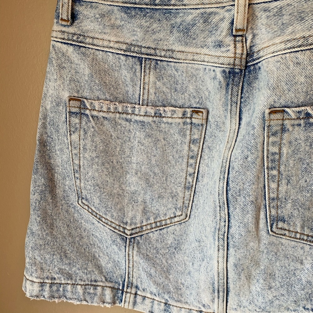 Abercrombie & Fitch High Rise Acid Wash Denim Mini Skirt - Picture 4 of 13